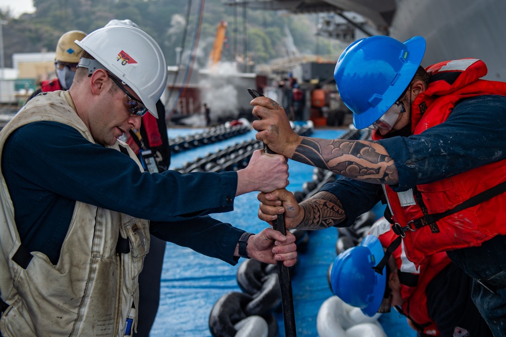 USS Ronald Reagan (CVN 76) Recovers Starboard Anchor Chain