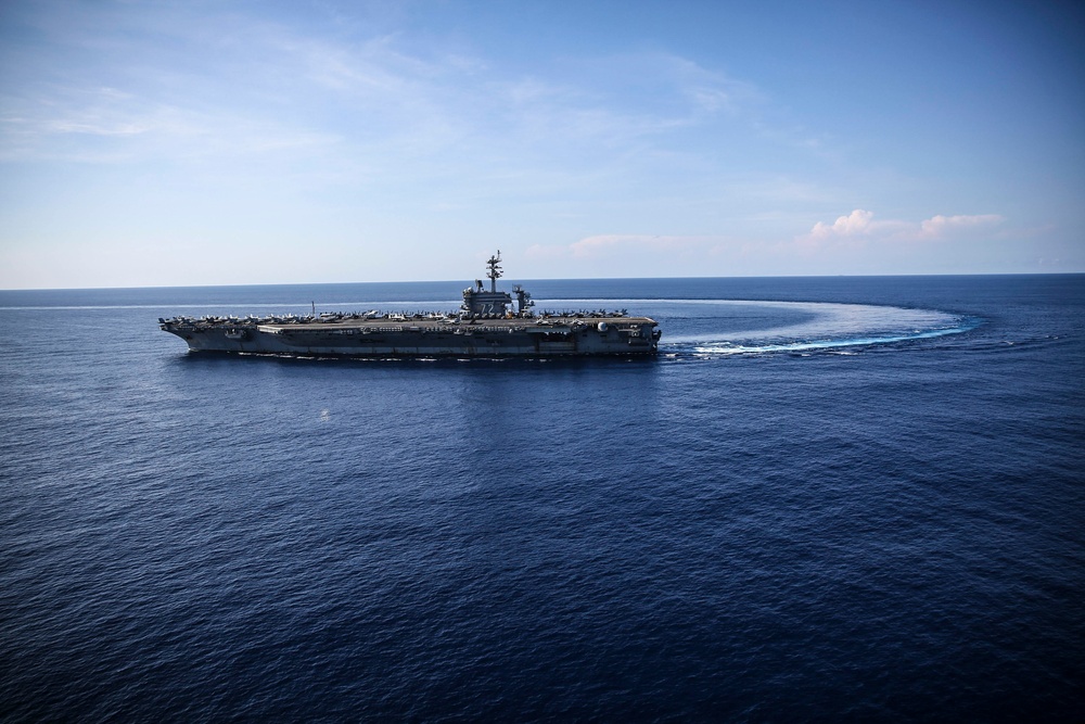 Abraham Lincoln transits the South China Sea