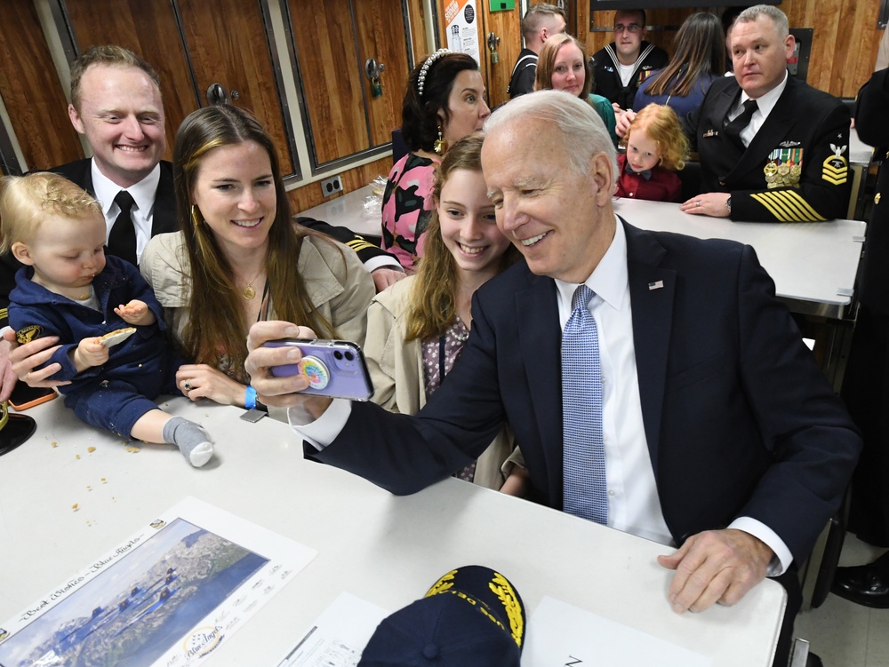 President, First Lady celebrate commissioning of USS Delaware (SSN 791)