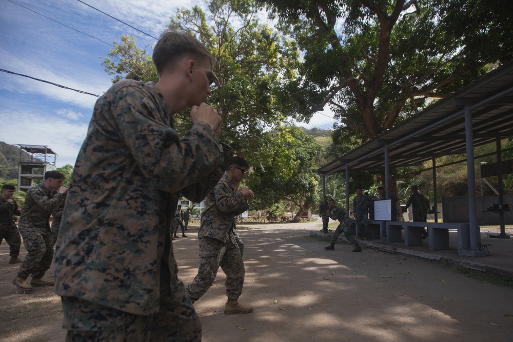 Balikatan 22 - U.S. and Philippine Recon Marines Practice Pekiti-Tirsia Kali