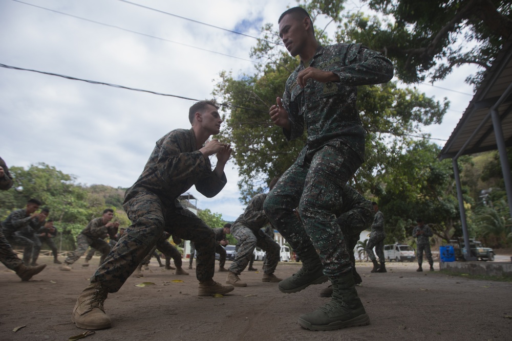 Balikatan 22 - U.S. and Philippine Recon Marines Practice Pekiti-Tirsia Kali