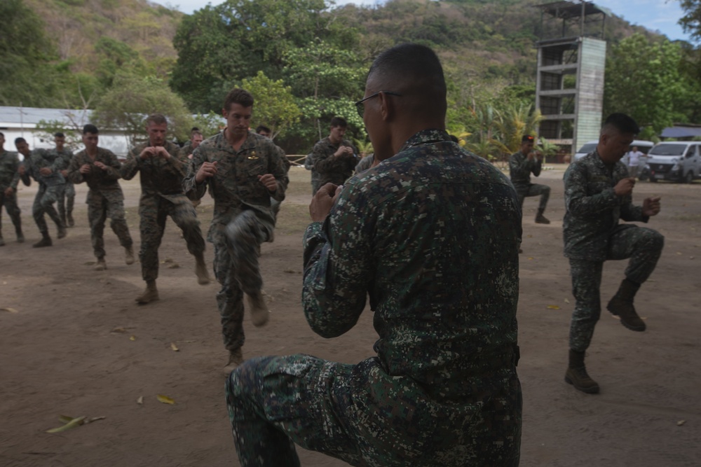 Balikatan 22 - U.S. and Philippine Recon Marines Practice Pekiti-Tirsia Kali