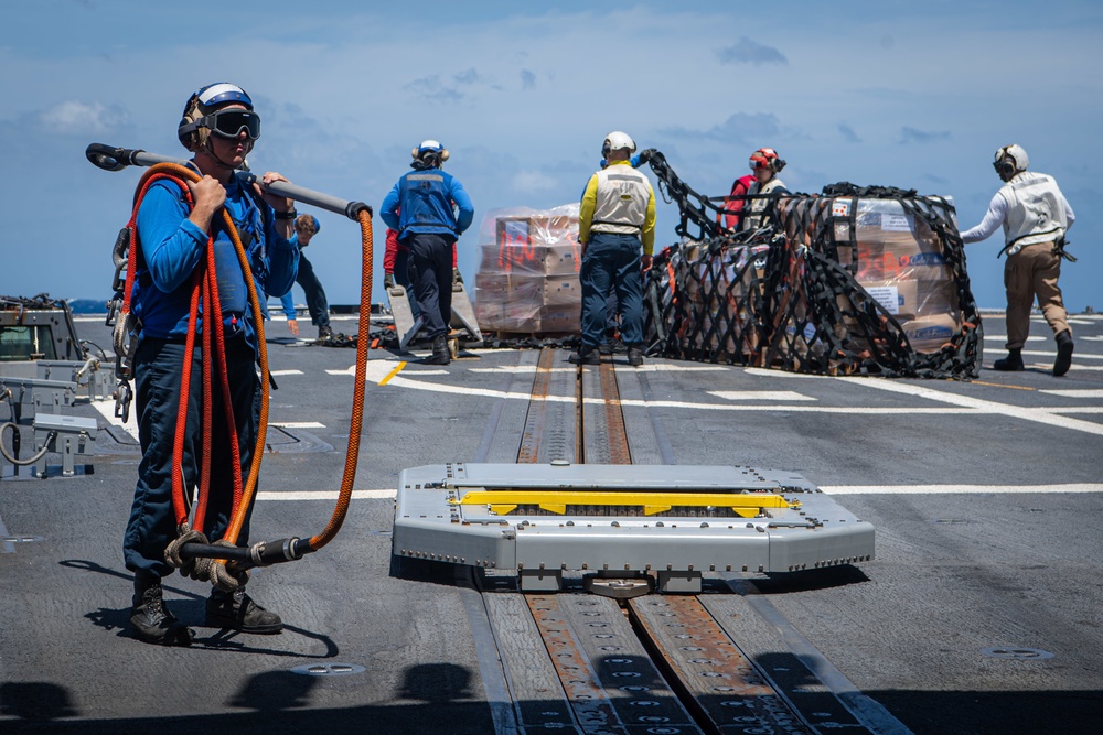 USS Momsen Verticlal Replenishment