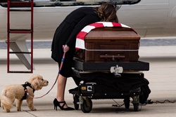 Dignified Transfer of Marine Capt. Matthew J. Tomkiewicz [Image 8 of 8]