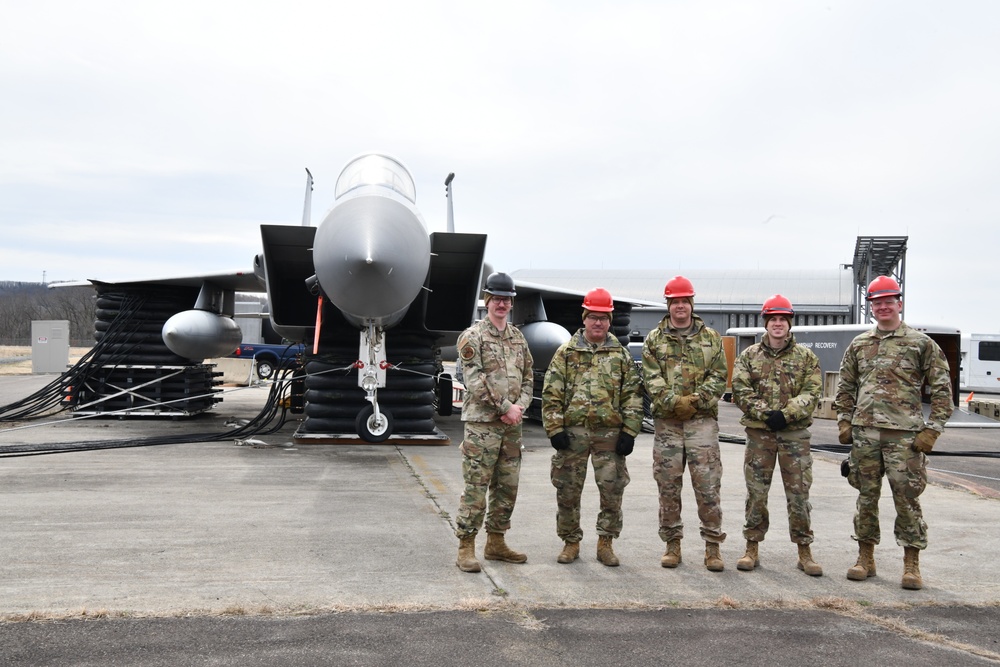 Barnestormers complete joint aircraft recovery training