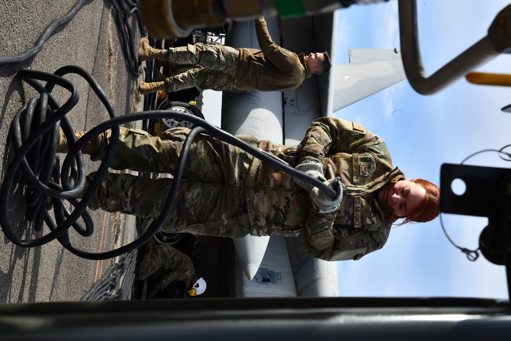 Barnestormers complete joint aircraft recovery training