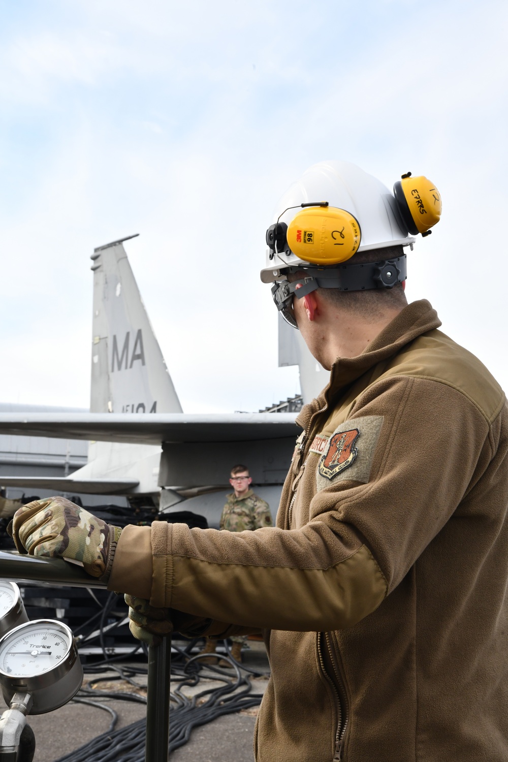 Barnestormers complete joint aircraft recovery training