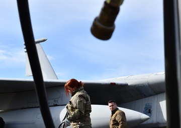Barnestormers complete joint aircraft recovery training