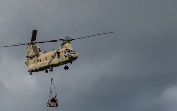 211th Aviation Regiment and 1-487th Field Artillery Sling Load Training