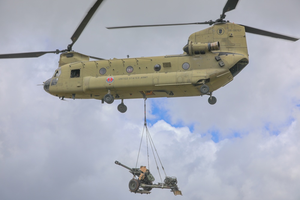 Hawaii Army National Guard 211th Aviation Regiment and 1-487th Field Artillery Sling Load Training