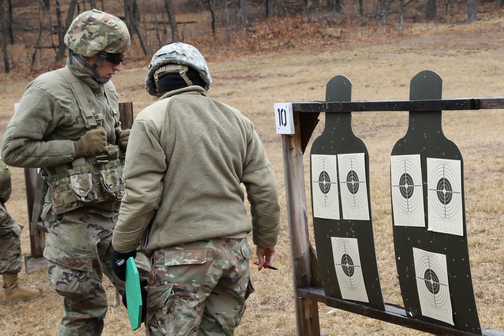 DVIDS - Images - 410 MLC soldier observes shot group during weapons ...