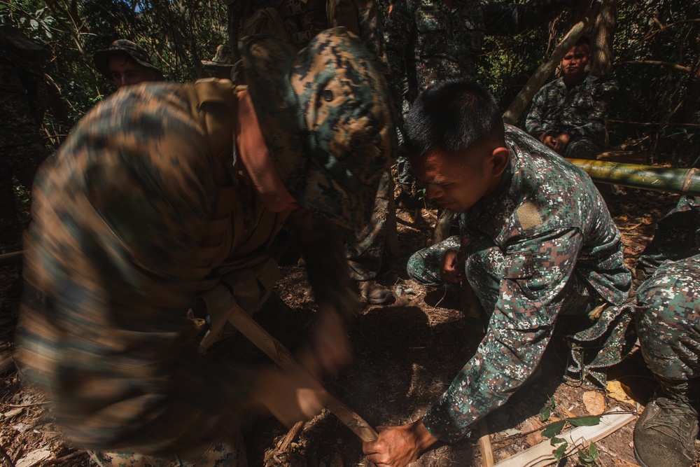 Balikatan 22 – U.S. and Philippine Recon Marines Jungle Survival Training