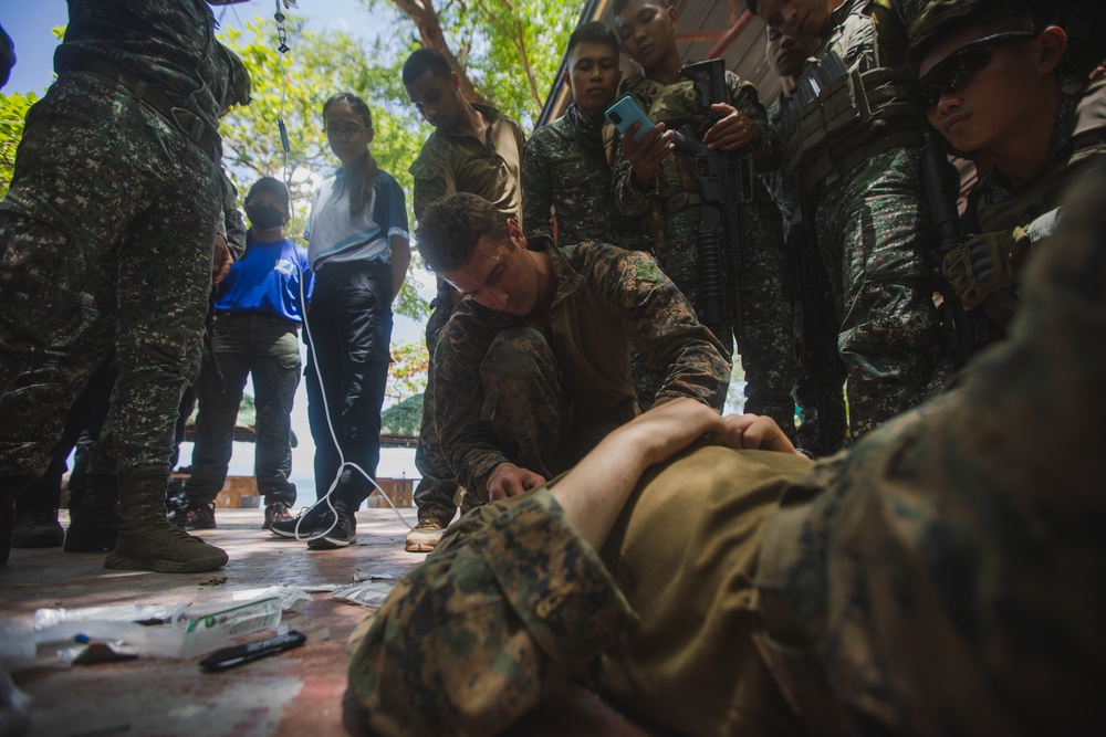 Balikatan 22- U.S. and Philippine Recon Marines conduct Tactical Combat Casualty Care