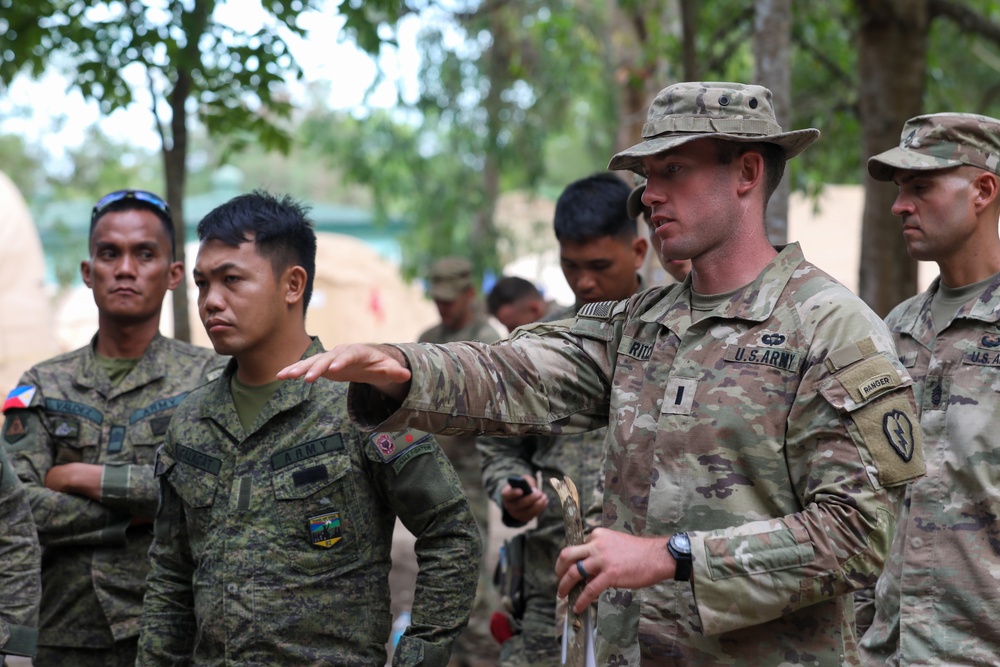 Balikatan 22 - U.S. Army, Philippine Army Conduct Air Assault Rehearsal of Concept