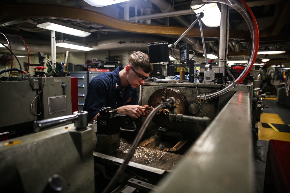 Abraham Lincoln Sailors conduct maintenance