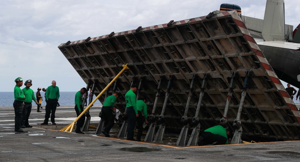 Abraham Lincoln Sailors conduct maintenance