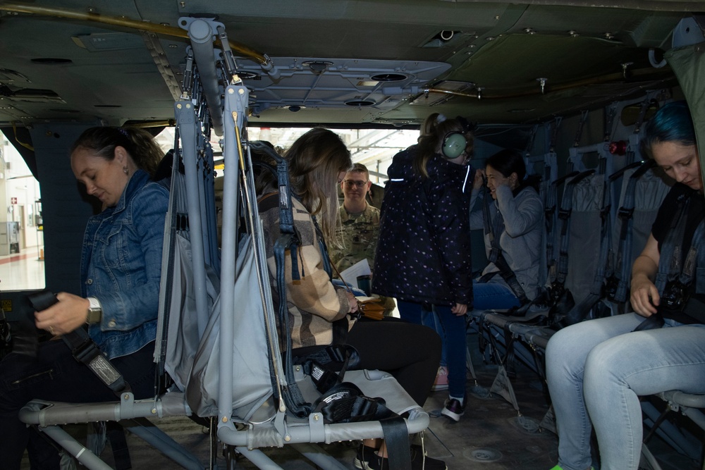 1-135th Army National Guard hosts Spouse Orientation Flight Day