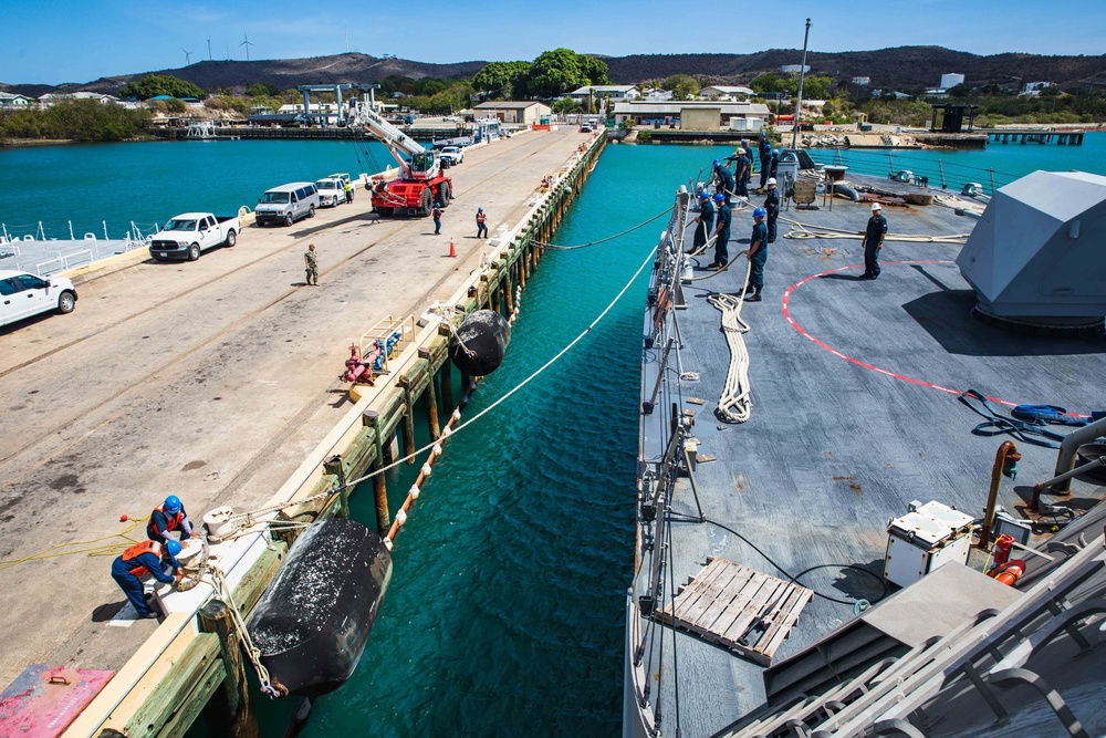 USS Billings Arrives in Cuba