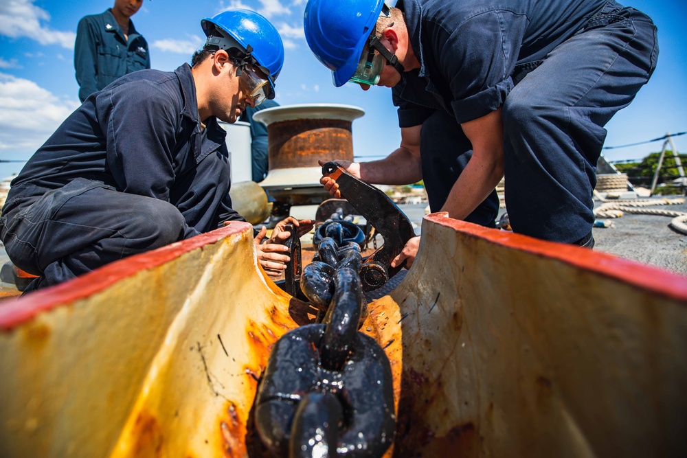 USS Billings Arrives in Cuba