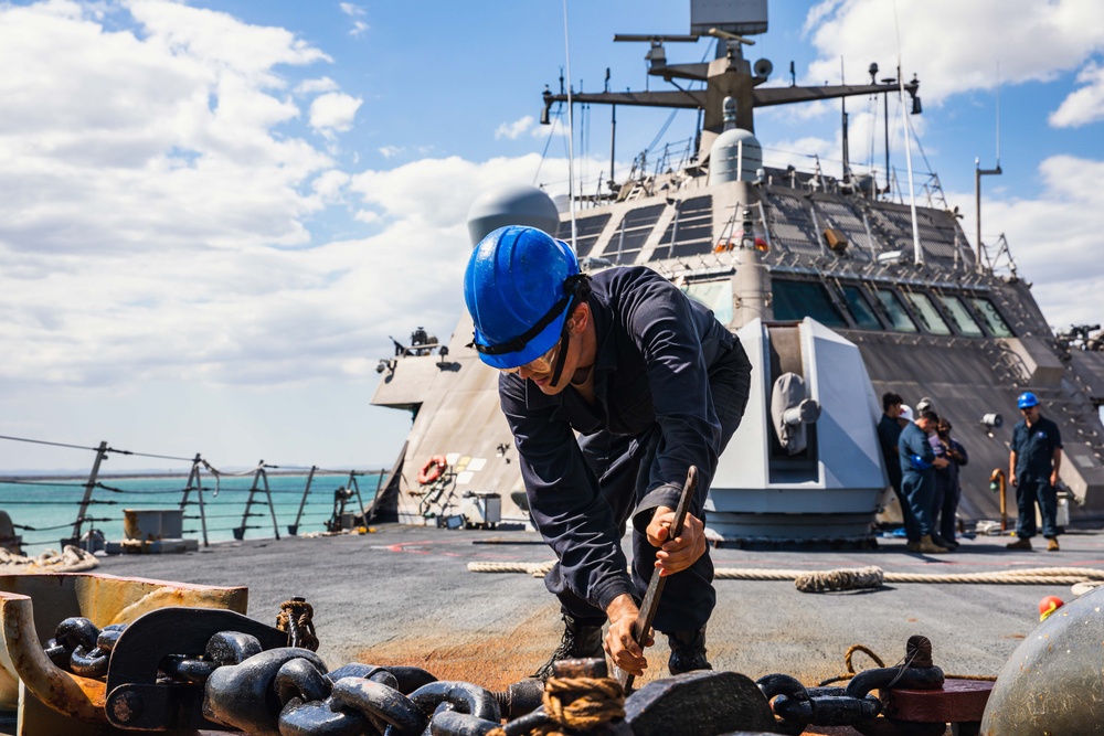 USS Billings Arrives in Cuba