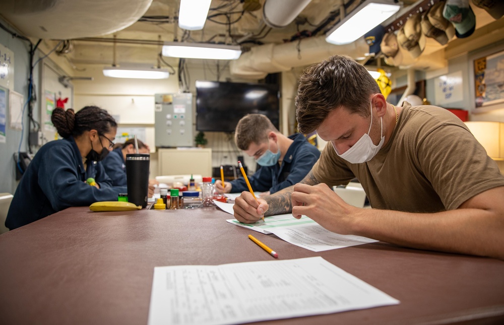 DVIDS - Images - Sailors Take Advancement Exams Aboard USS Milwaukee