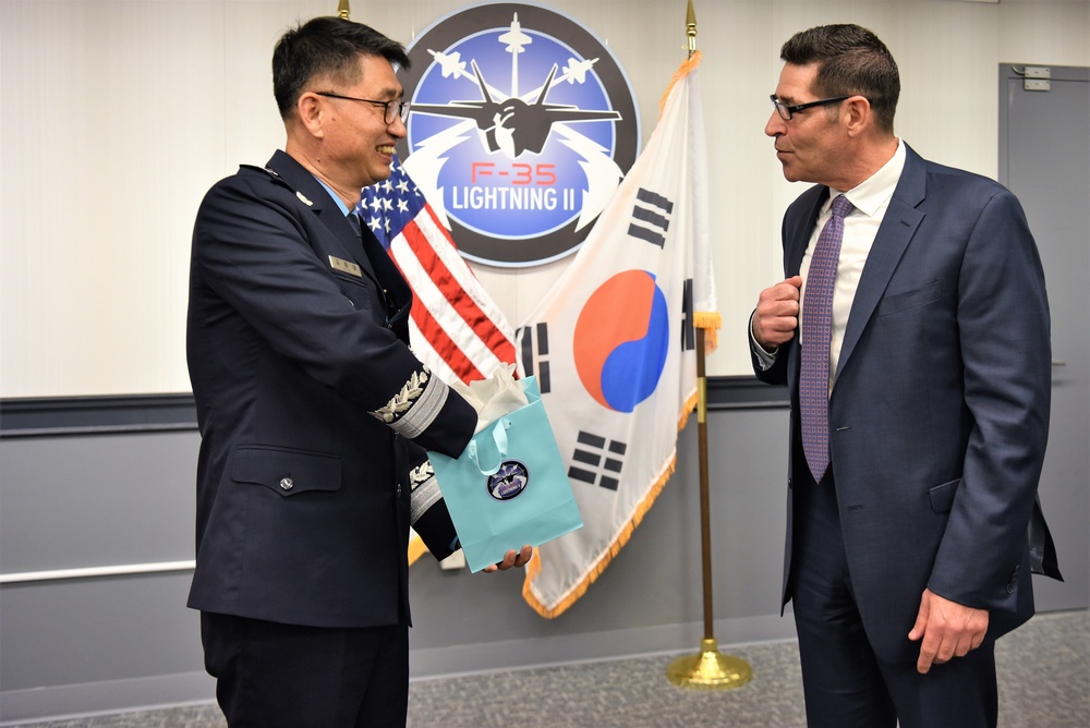 Republic of Korea Delegation Visits the F-35 Joint Program Office