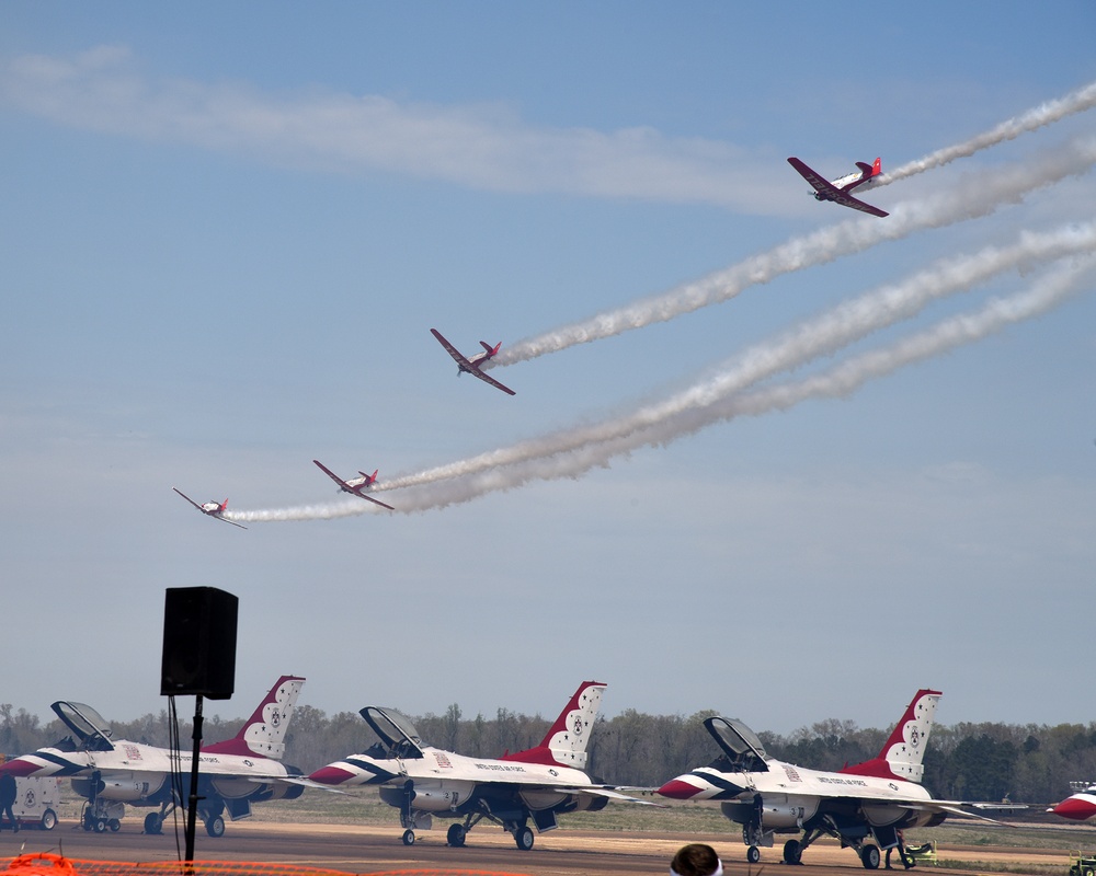 Aerobatics and the Thunderbirds