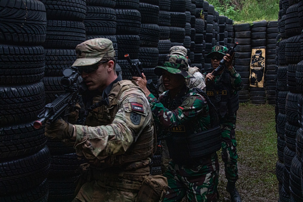 TNI/U.S. Army Platoon Exchange - CQB