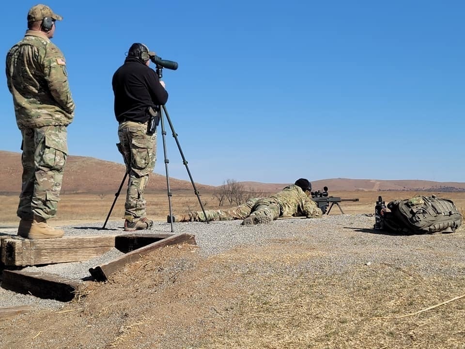 U.S. Army Explosive Ordnance Disposal Soldiers train with FBI SWAT team snipers