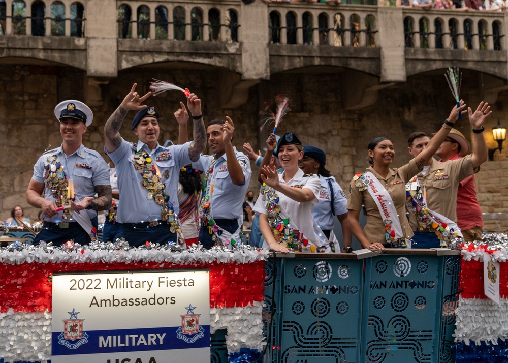 U.S. Army North Leadership enjoys Texas Cavaliers Parade during Fiesta