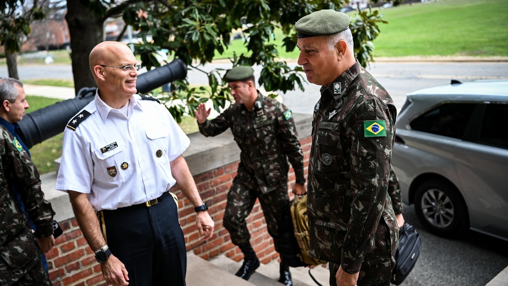 Brazilian General André Luis Novaes Miranda Inducted into IADC Hall of Honor