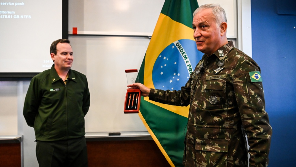 Brazilian General André Luis Novaes Miranda Inducted into IADC Hall of Honor