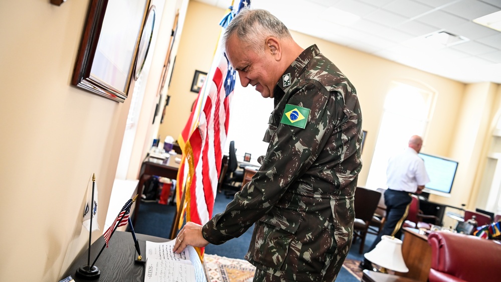 Brazilian General André Luis Novaes Miranda Inducted into IADC Hall of Honor