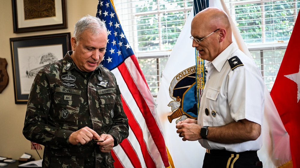Brazilian General André Luis Novaes Miranda Inducted into IADC Hall of Honor