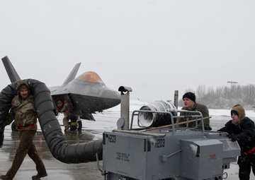 Raptors de-ice for Polar Force 22-4