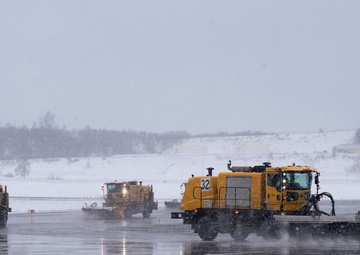 Raptors de-ice for Polar Force 22-4