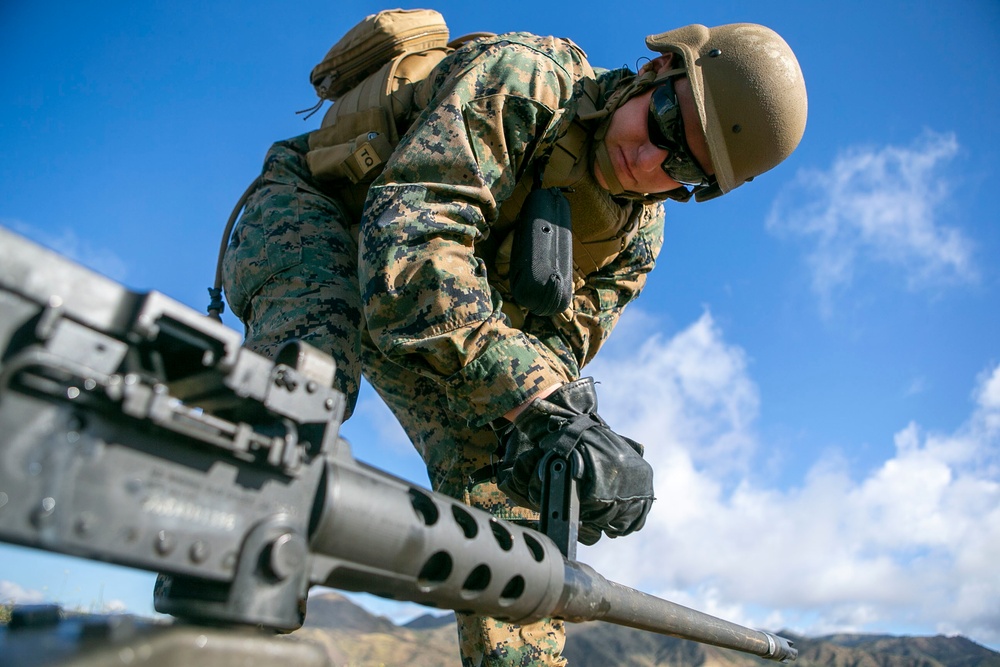 Marines of 1st Maintenance Battalion Participate in a Live-Fire Machine Gun Range