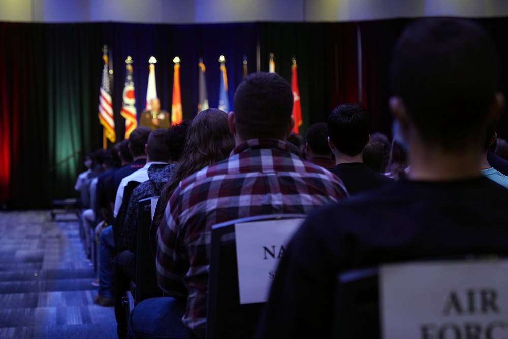 Signing ceremony welcomes new military enlistees from around Buckeye State