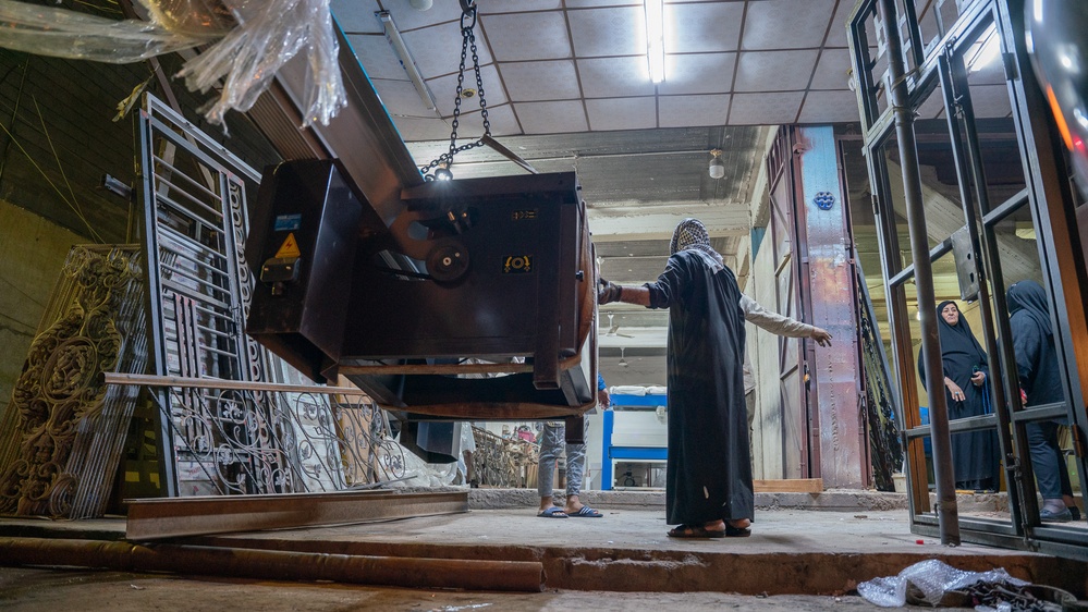 USAID-Supported Carpenter in Iraq