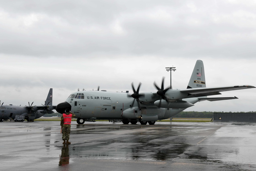 Robins AFB performs historic paint job for 'Hurricane Hunters'