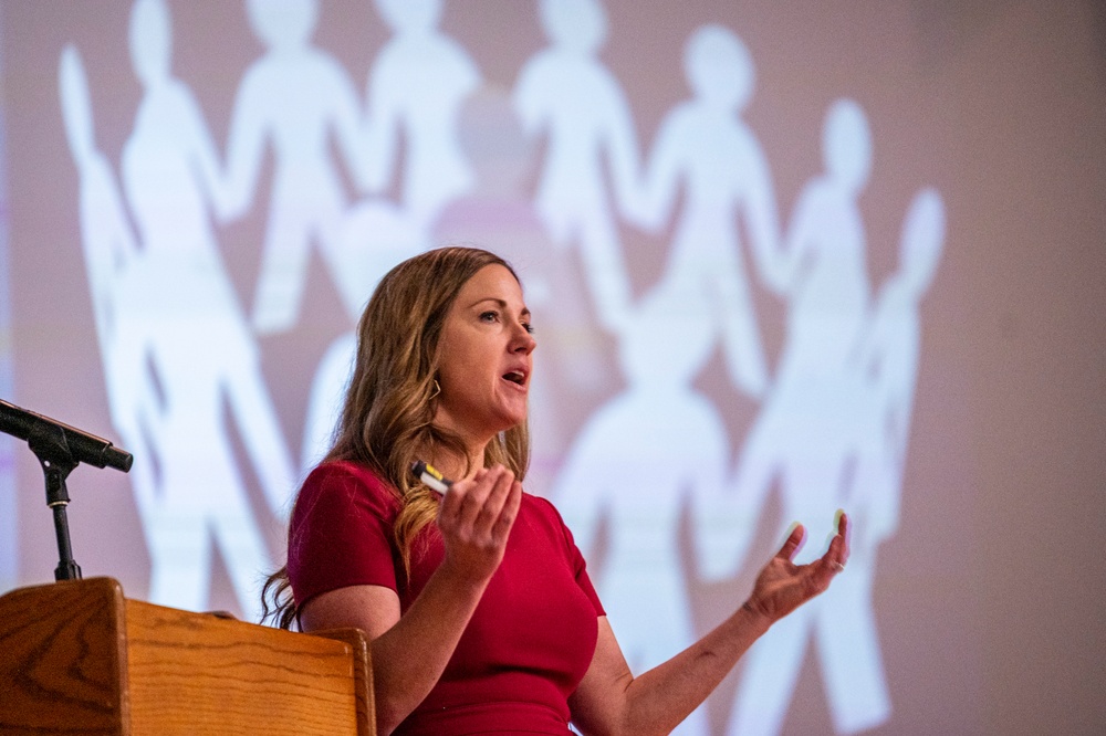 Ret. Col Samantha Weeks visits Travis AFB Airmen