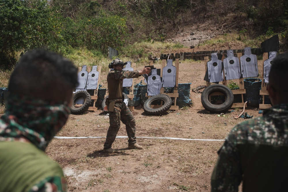 Balikatan 22- U.S. and Philippine Recon Marines Conduct a Close Quarters Range