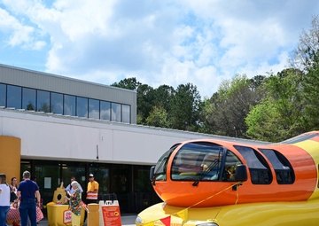‘If I were an Oscar Mayer Wiener, everyone would be in love with me’