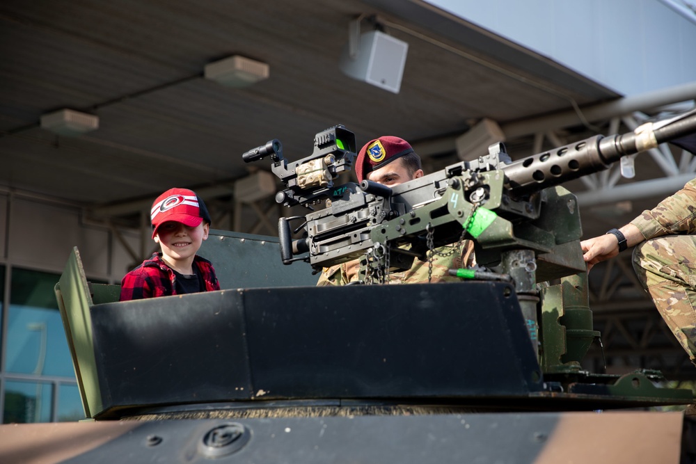 Paratroopers at Carolina Hurricanes Game