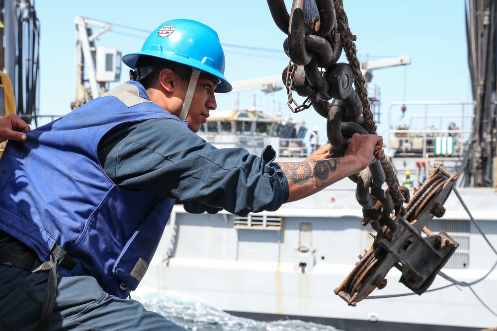 USS Ross replenishes at sea with FS Marne