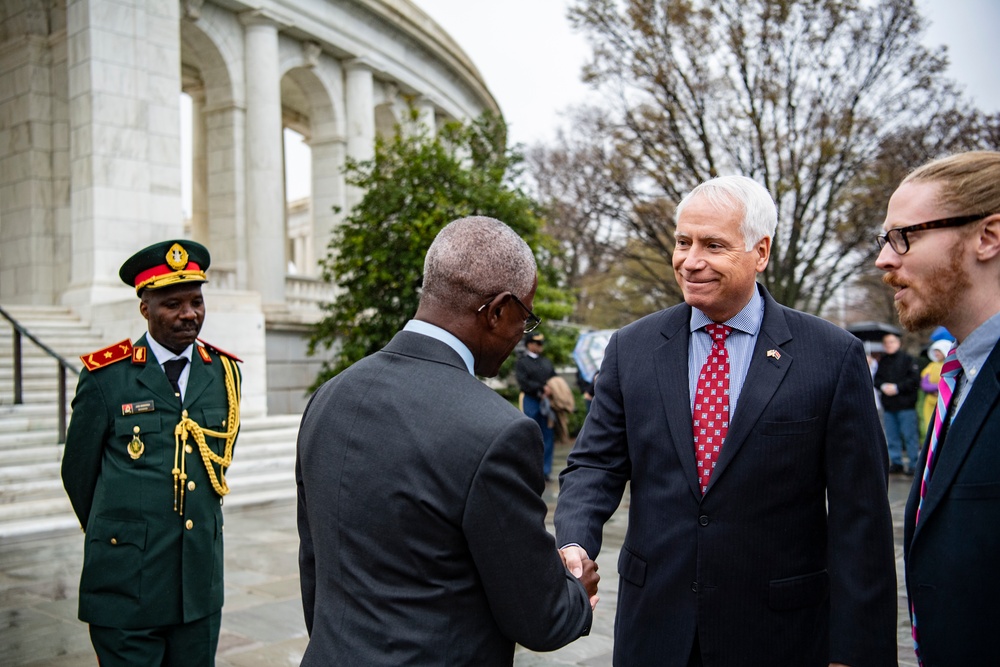 Minister of State of Angola Francisco Furtado Participates in a Public Wreath-Laying Ceremony at the Tomb of the Unknown Soldier