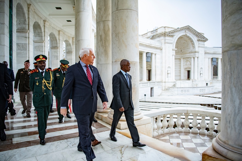 Minister of State of Angola Francisco Furtado Participates in a Public Wreath-Laying Ceremony at the Tomb of the Unknown Soldier