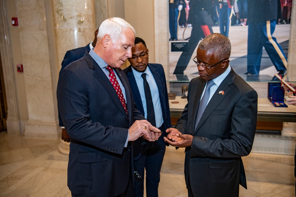 Minister of State of Angola Francisco Furtado Participates in a Public Wreath-Laying Ceremony at the Tomb of the Unknown Soldier