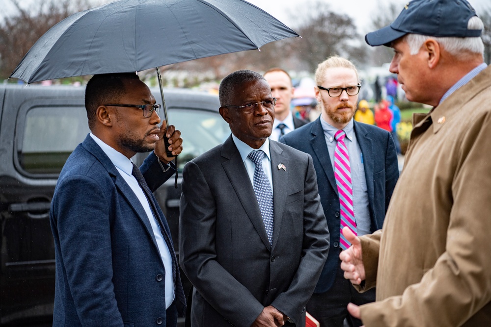 Minister of State of Angola Francisco Furtado Participates in a Public Wreath-Laying Ceremony at the Tomb of the Unknown Soldier