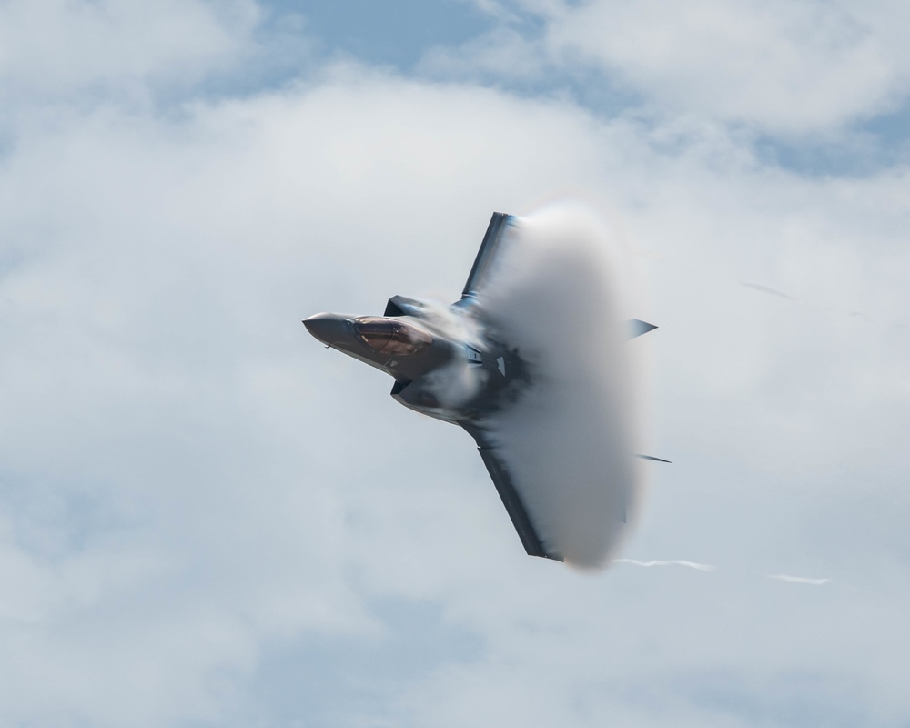 F-35A Demonstration Team flies over NAS Kingsville